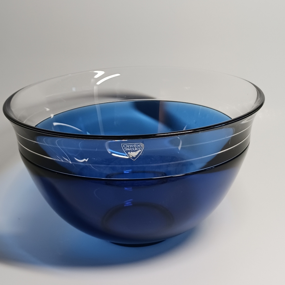 7" Orrefors Sweden Blue 'Saturn Bowl'